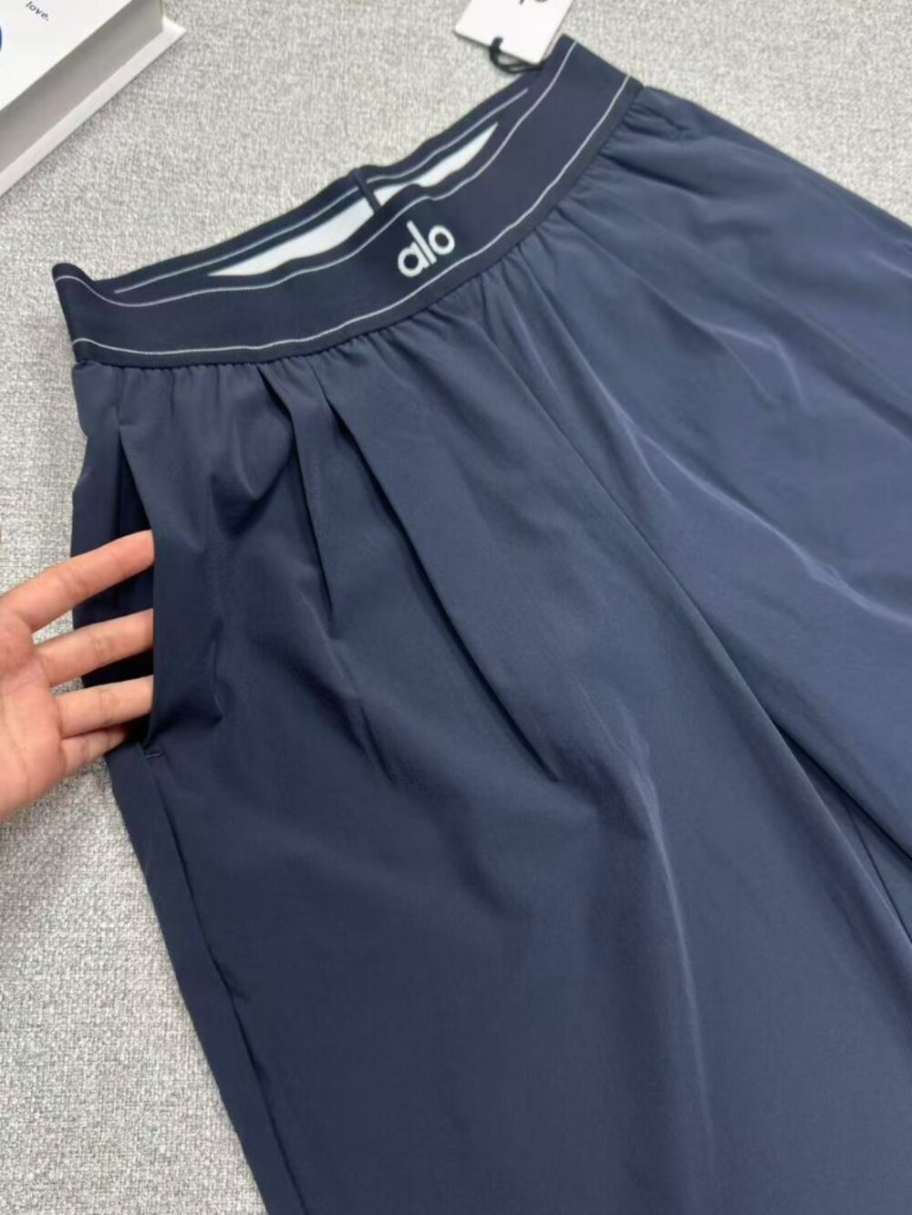Brand New ALO Yoga Suit Up Trouser Navy Blue (Regular 30 inches) Size S - Picture 5 of 7